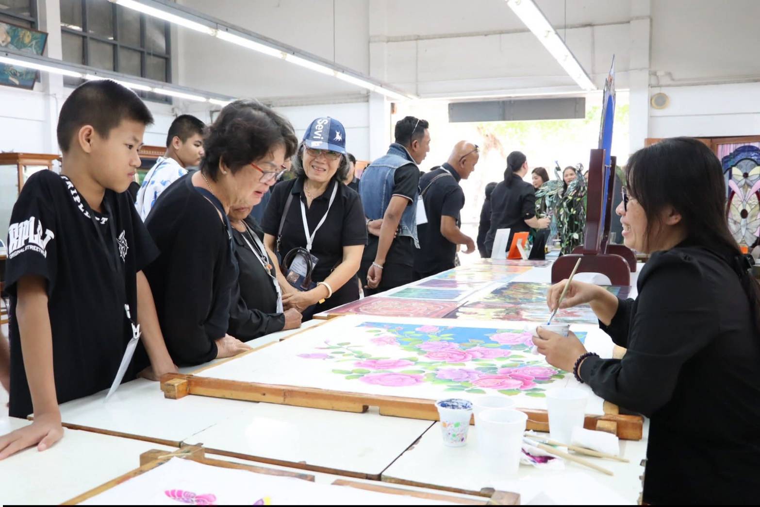 title - เที่ยวอยุธยา อย่าลืมแวะเข้ามาชมงานศิลปหัตถกรรมและงานศิลป์ ที่ ศูนย์ส่งเสริมและพัฒนาพัฒนาอาชีพเสริมนอกภาคการเกษตร (ศูนย์ศิลปาชีพบางไทรฯ (เดิม))